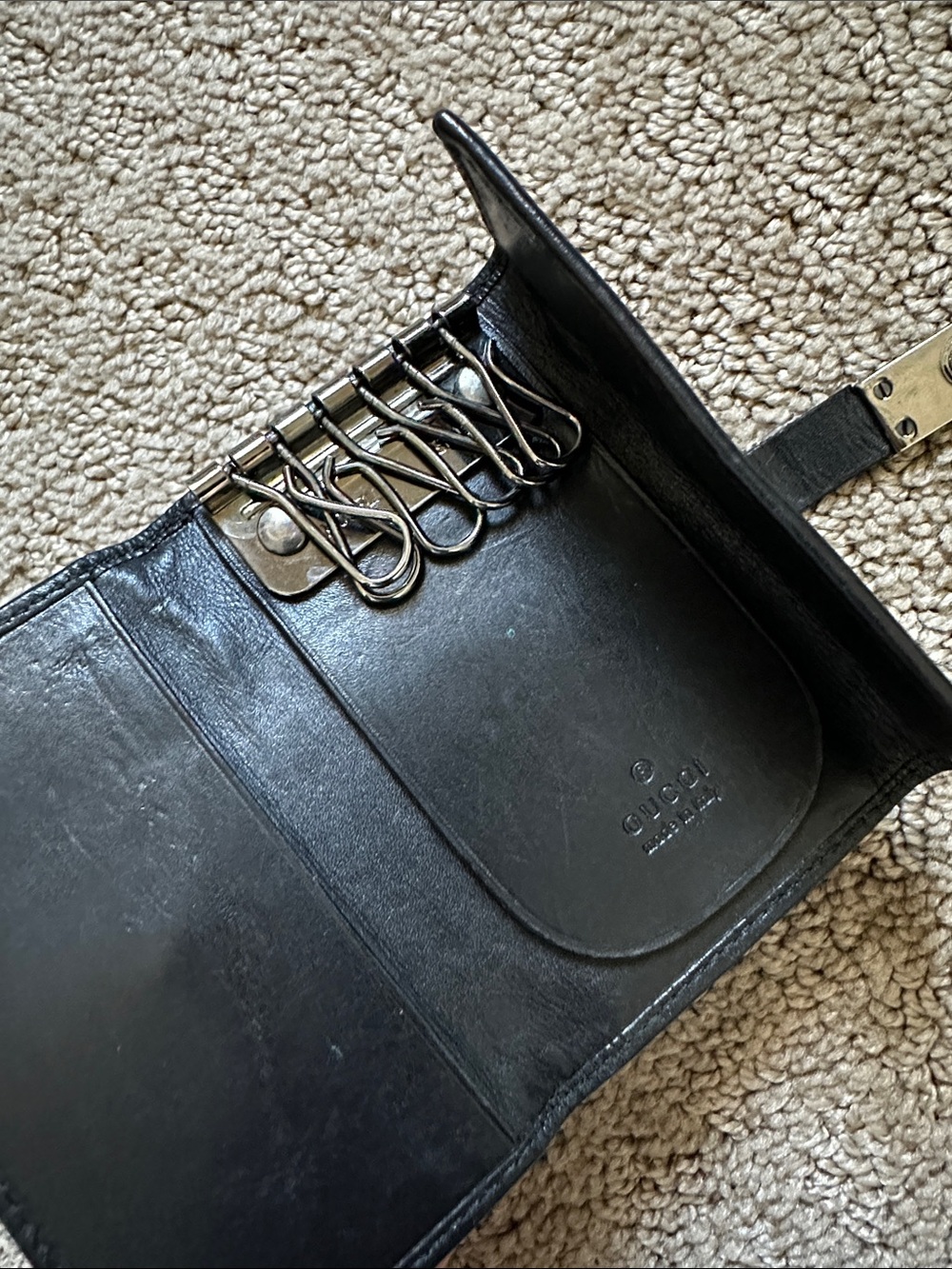 Gucci Black Leather Card/ Key Holder with Silver -Tone Logo Bar - Picture 2 of 3